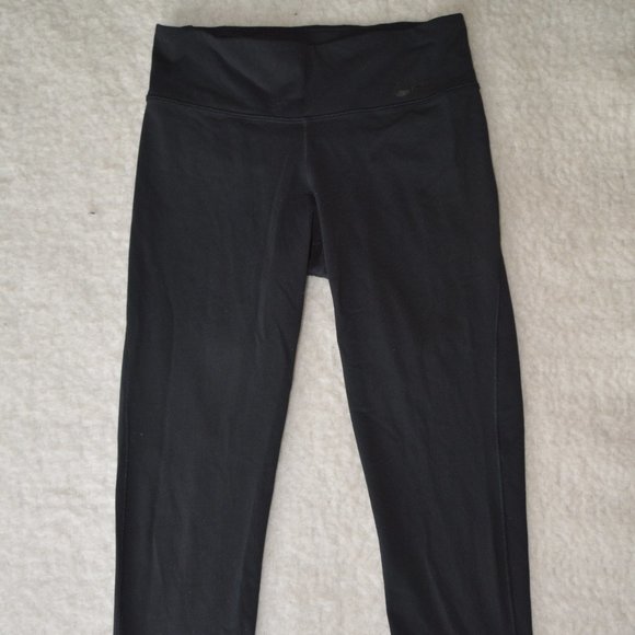 Nike Cropped Leggings - Picture 1 of 2